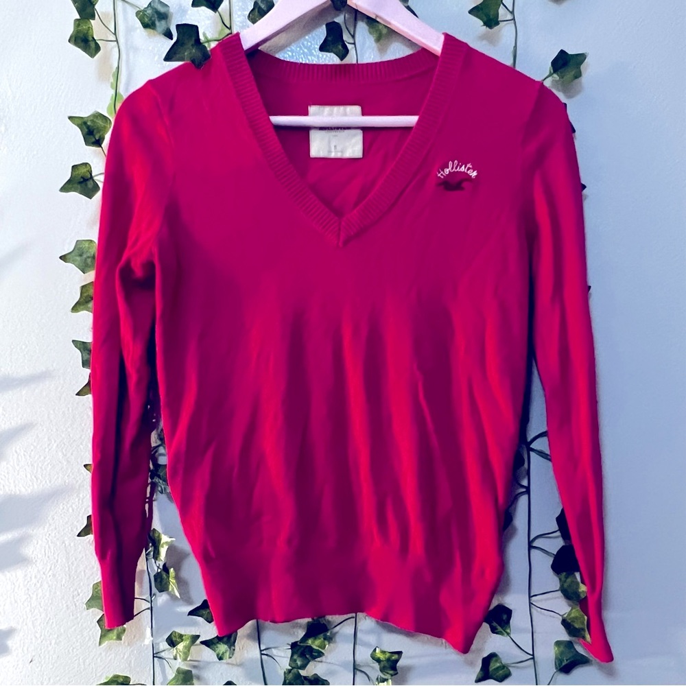 💕Hollister💕Super cute hot Pink , sweater, V-neck 💕Small💕